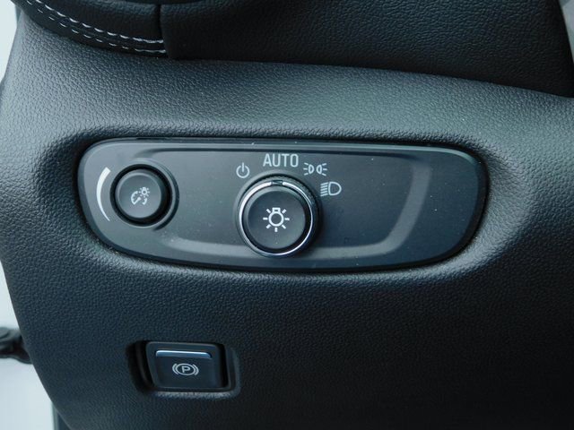 Used 2023 Chevrolet Blazer LT w/ Convenience Package image 32