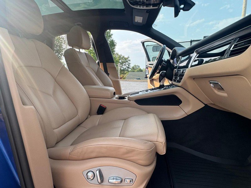 Used 2020 Porsche Macan S AWD/4WD image 10