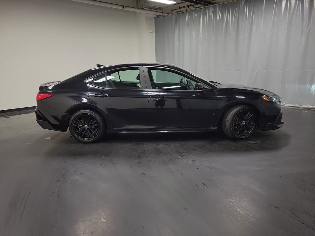 Used 2025 Toyota Camry Hybrid FWD image 9