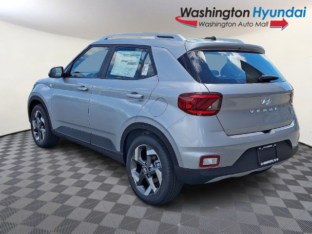 New 2026 Hyundai Venue SEL FWD image 4
