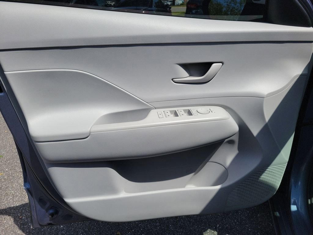 Certified 2024 Hyundai Kona SEL FWD image 18