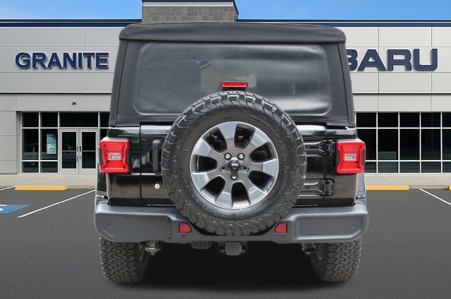 Used 2018 Jeep Wrangler Unlimited Sahara AWD/4WD image 9
