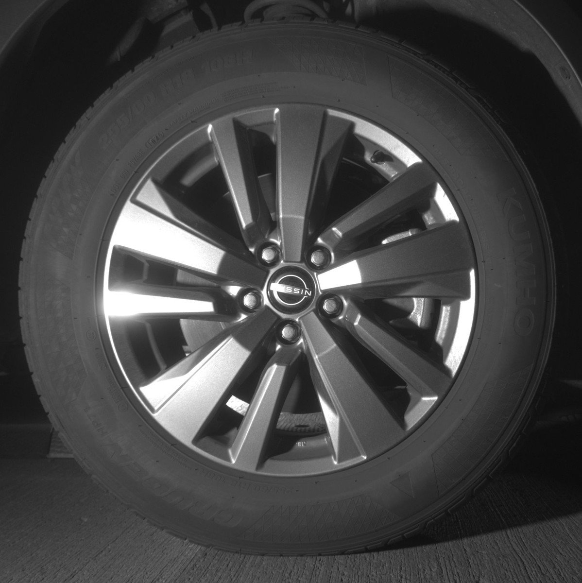 Used 2025 Nissan Pathfinder SV image 13