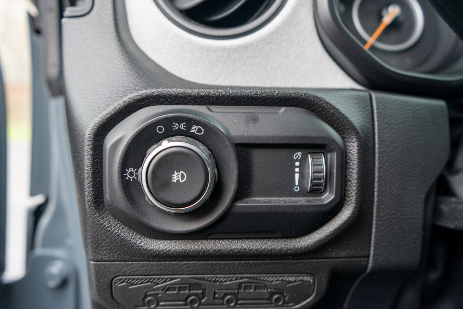 Used 2025 Jeep Wrangler Sport AWD/4WD image 13