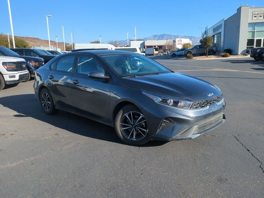 Used 2024 Kia Forte LXS w/ LXS Technology Package FWD image 2