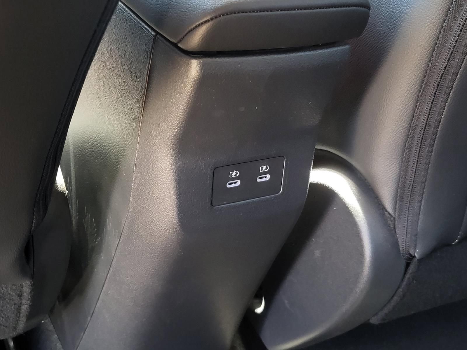 New 2026 Nissan Kicks SR FWD image 17