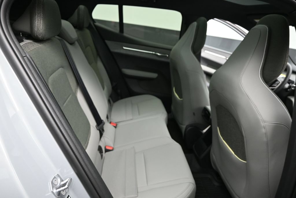 New 2026 Volvo EX30 Plus w/ Protection Package Premier AWD/4WD image 16
