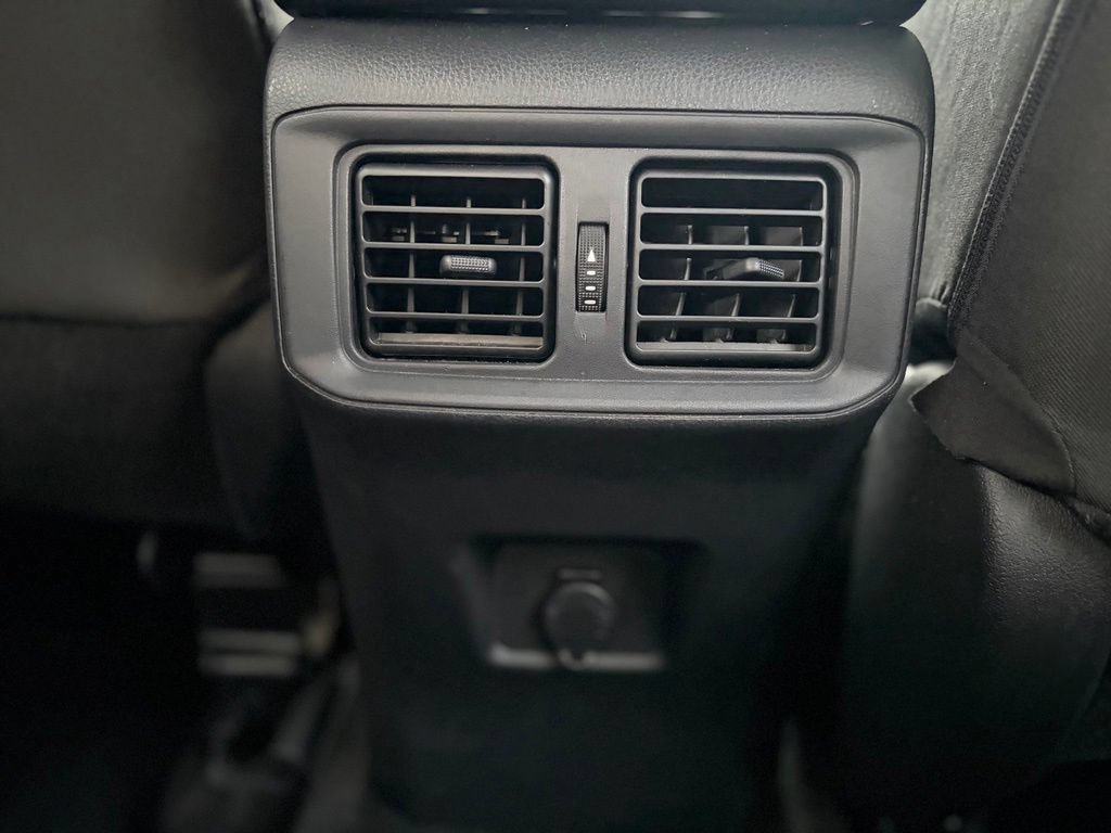 Used 2025 Toyota RAV4 LE AWD/4WD image 14