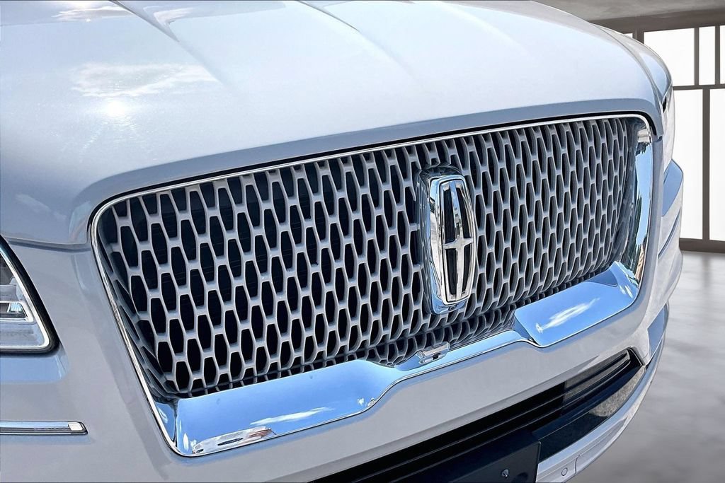 Used 2020 Lincoln Navigator Reserve w/ Equipment Group 208A Reserve RWD image 31