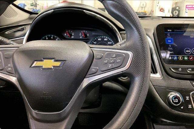Used 2021 Chevrolet Malibu LT FWD image 19