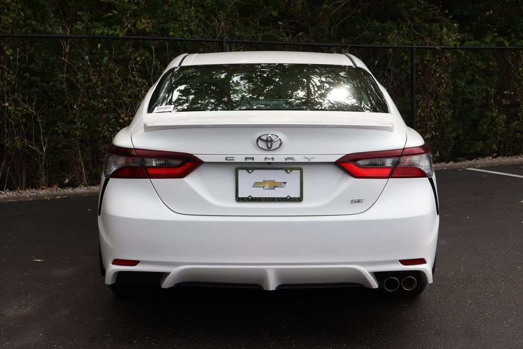 Used 2024 Toyota Camry SE FWD image 6