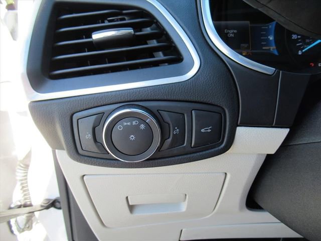 Used 2016 Ford Edge Titanium w/ Equipment Group 301A FWD image 21