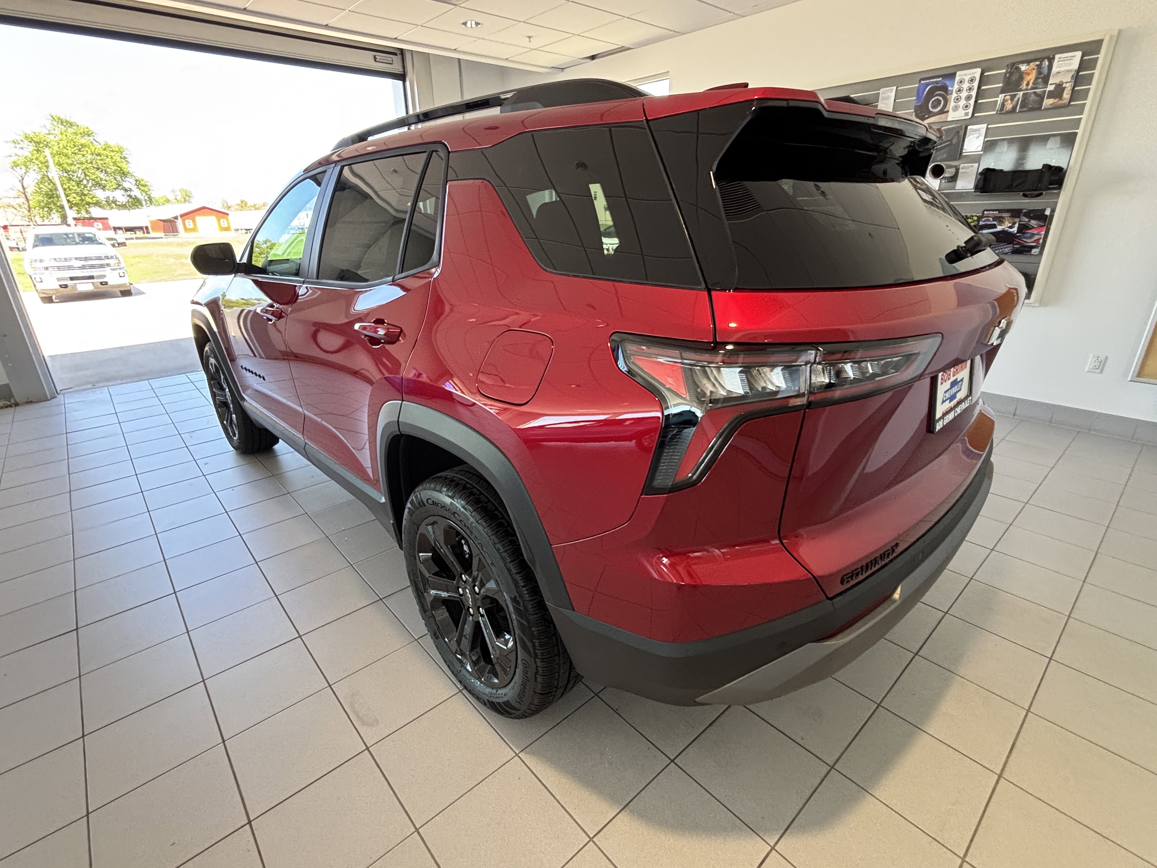 New 2026 Chevrolet Equinox LT w/ Midnight Edition FWD image 3