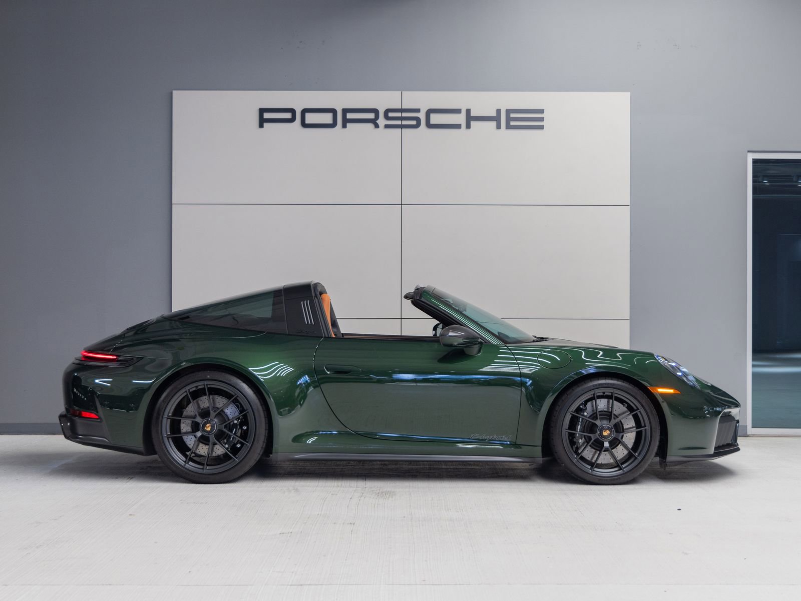 Certified 2026 Porsche 911 Targa 4 GTS image 10