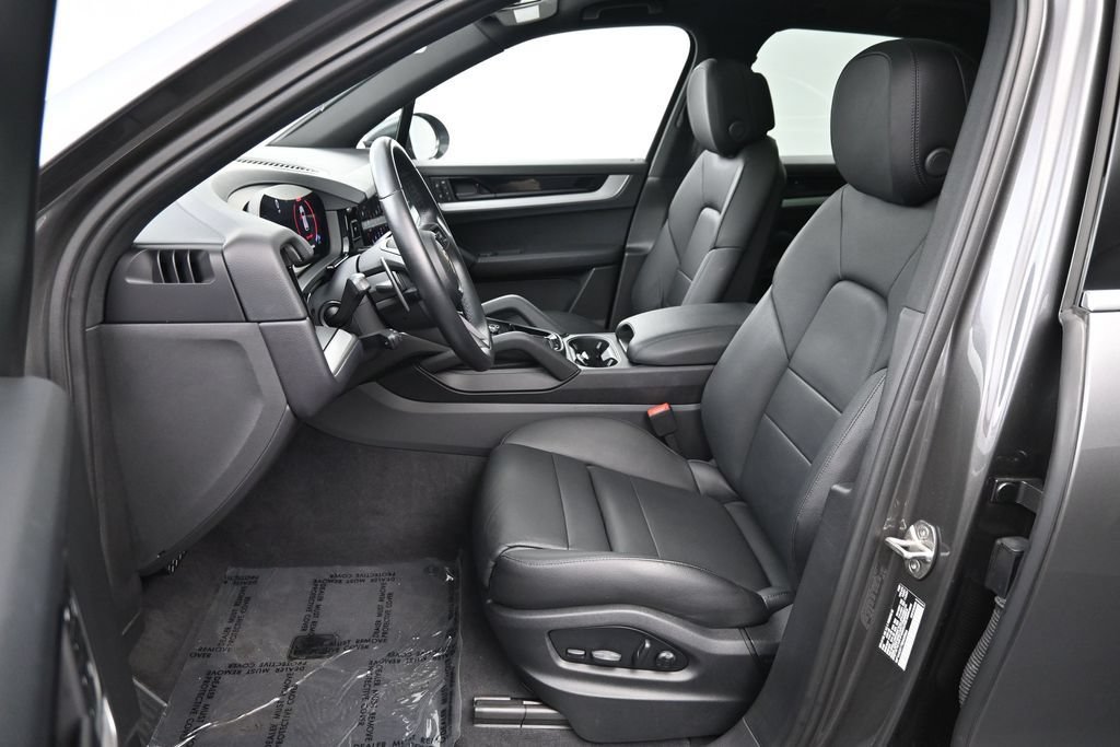 Certified 2024 Porsche Cayenne AWD/4WD image 10