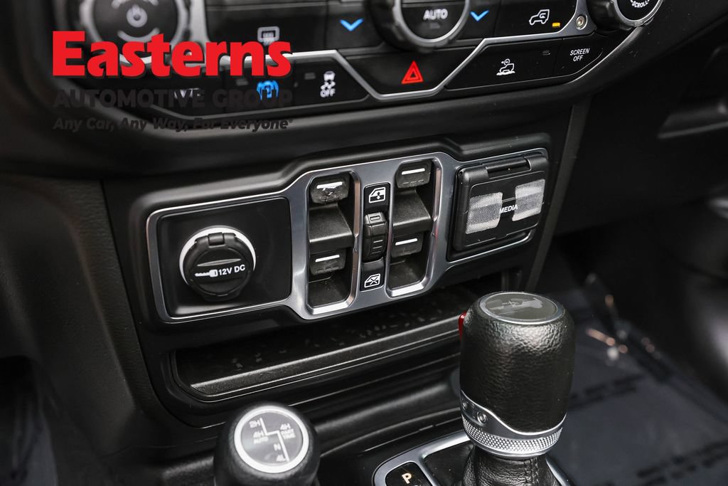 Used 2023 Jeep Wrangler Unlimited w/ Sun & Screen Package AWD/4WD image 21