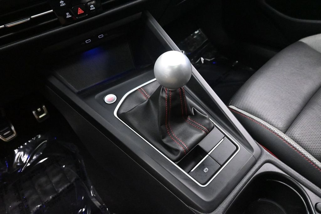Used 2022 Volkswagen GTI SE FWD image 38