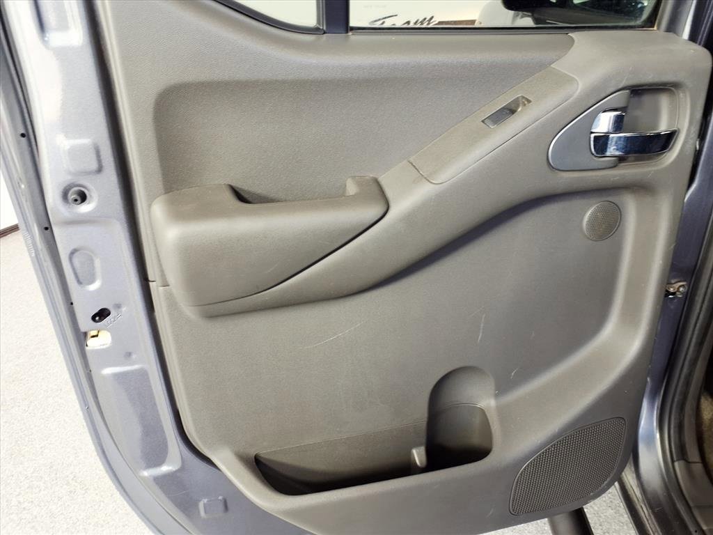 Used 2018 Nissan Frontier PRO-4X image 9