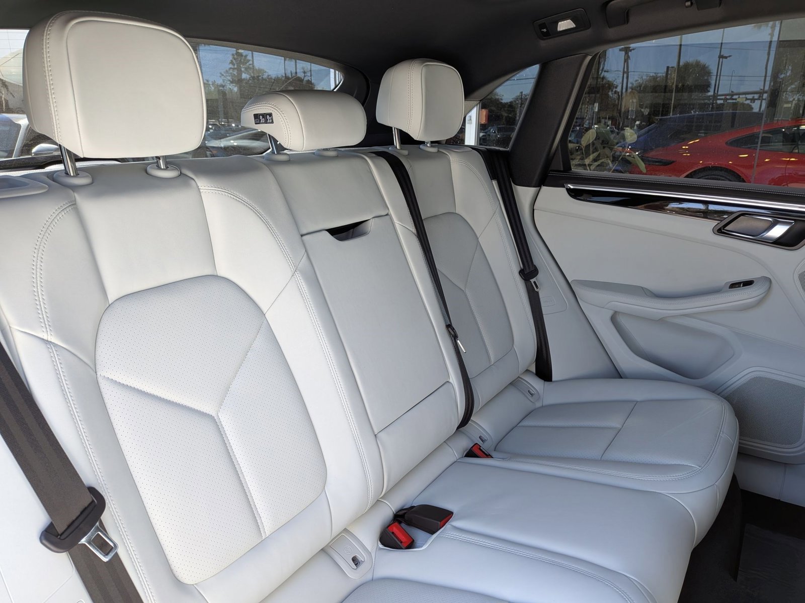 New 2026 Porsche Macan image 23