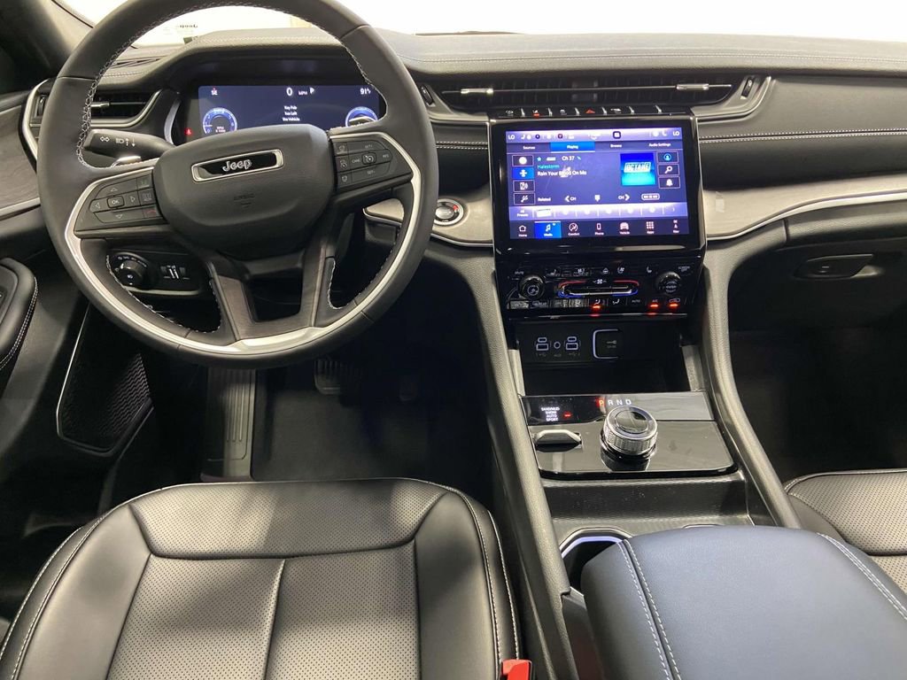 New 2025 Jeep Grand Cherokee L Limited w/ Luxury Tech Group II image 12