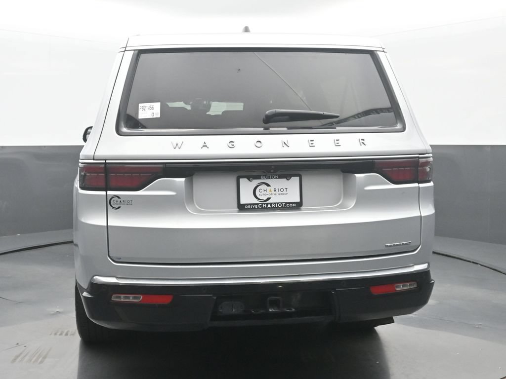 Used 2024 Jeep Wagoneer L Series II w/ Flexible Seating Group AWD/4WD image 5