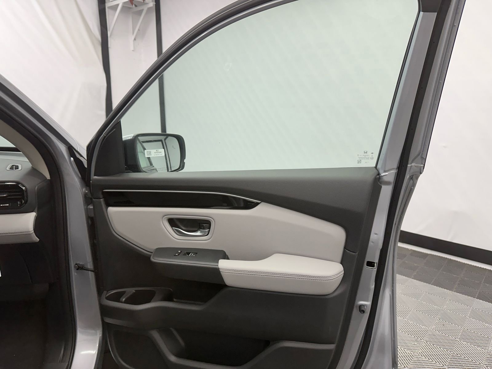 New 2025 Honda Pilot Touring image 16