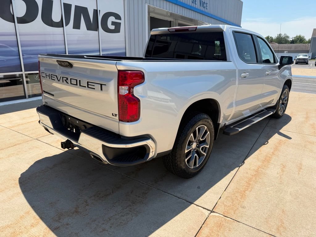 Used 2022 Chevrolet Silverado 1500 LT AWD/4WD image 3