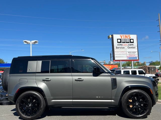 Used 2025 Land Rover Defender 110 AWD/4WD image 16