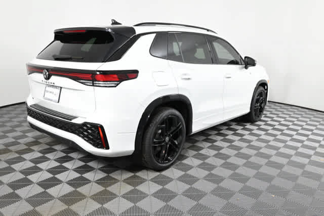 New 2026 Volkswagen Tiguan SE R-Line FWD image 10