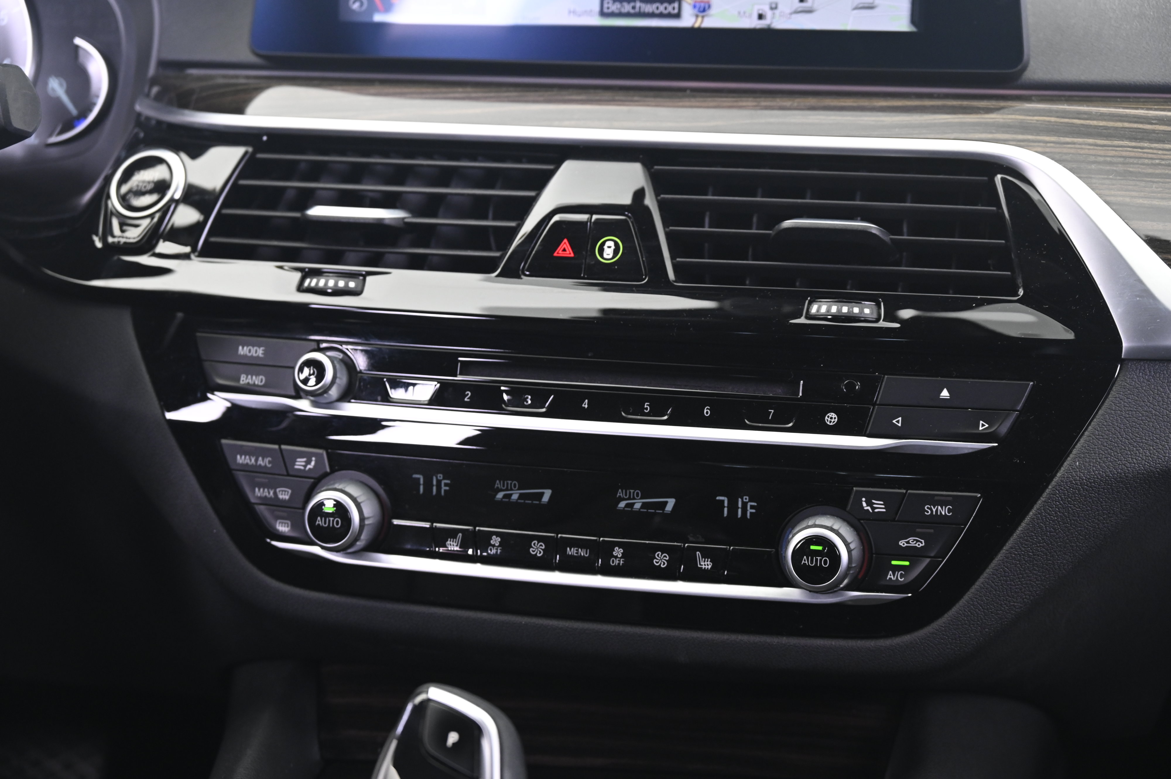 Used 2019 BMW 540i xDrive AWD/4WD image 32