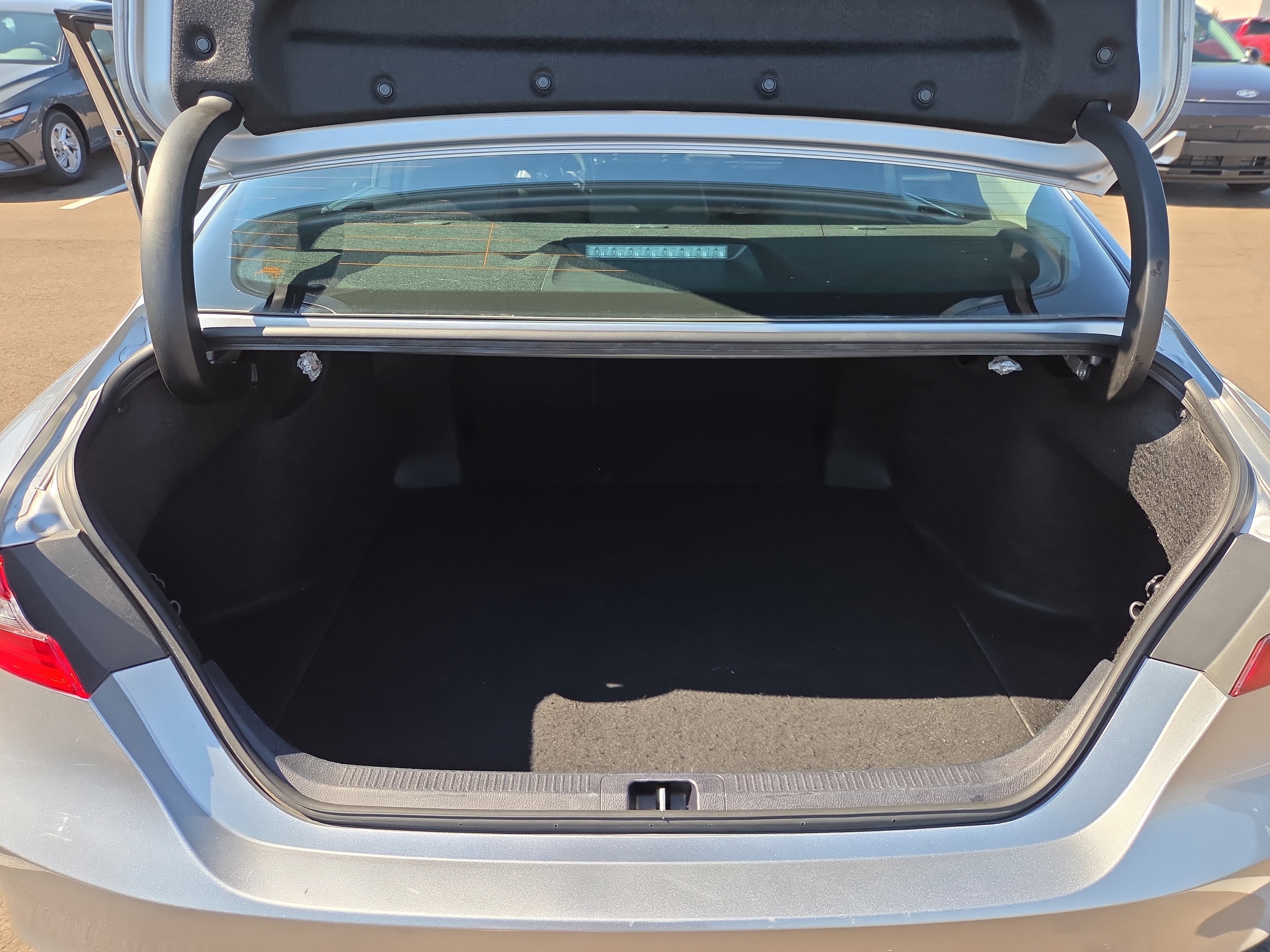 Used 2024 Toyota Camry LE image 9