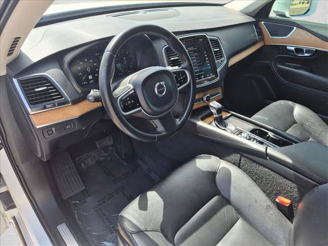 Used 2021 Volvo XC90 T6 Momentum AWD/4WD image 13