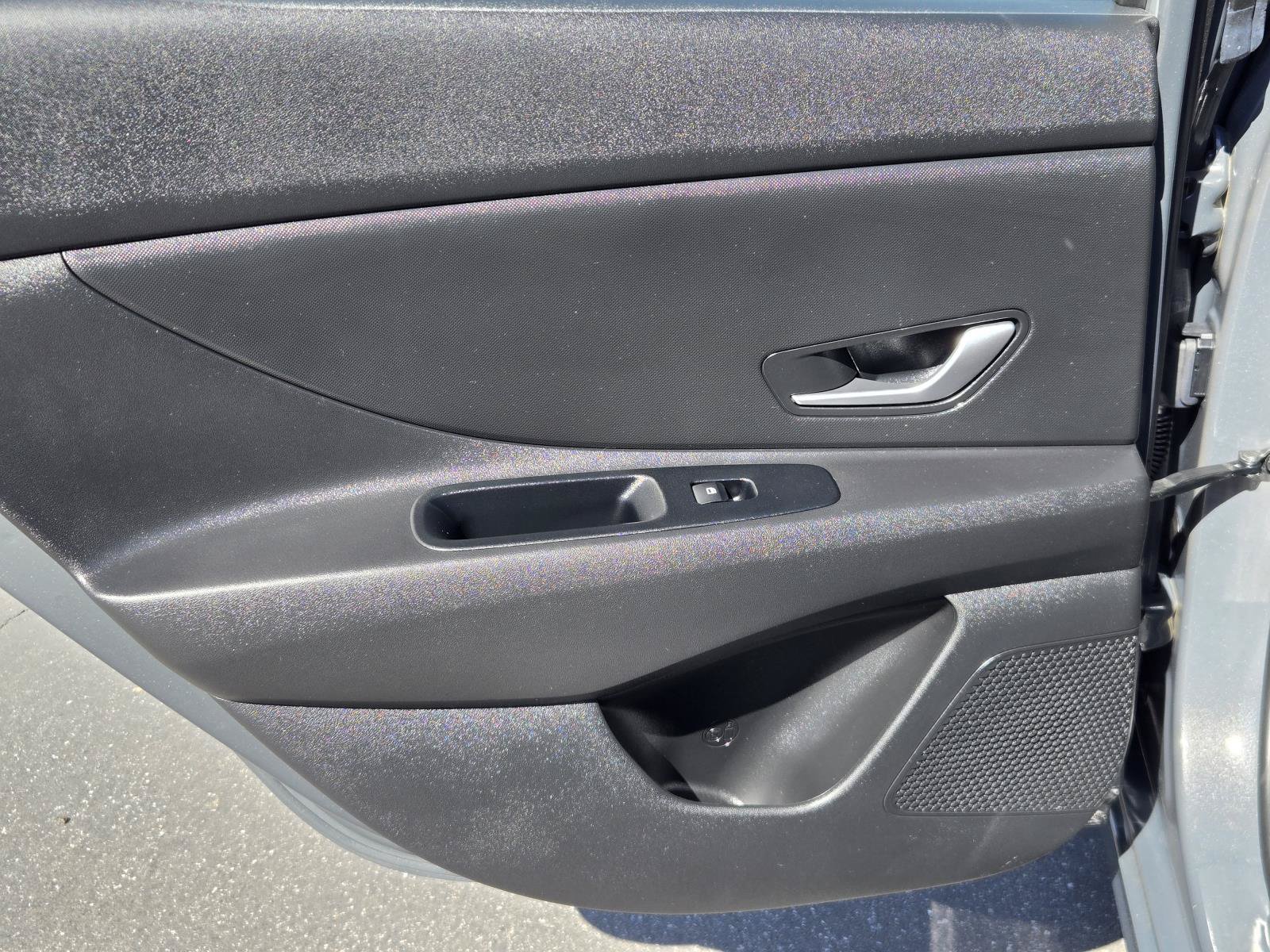 Used 2026 Hyundai Elantra Hybrid FWD image 26