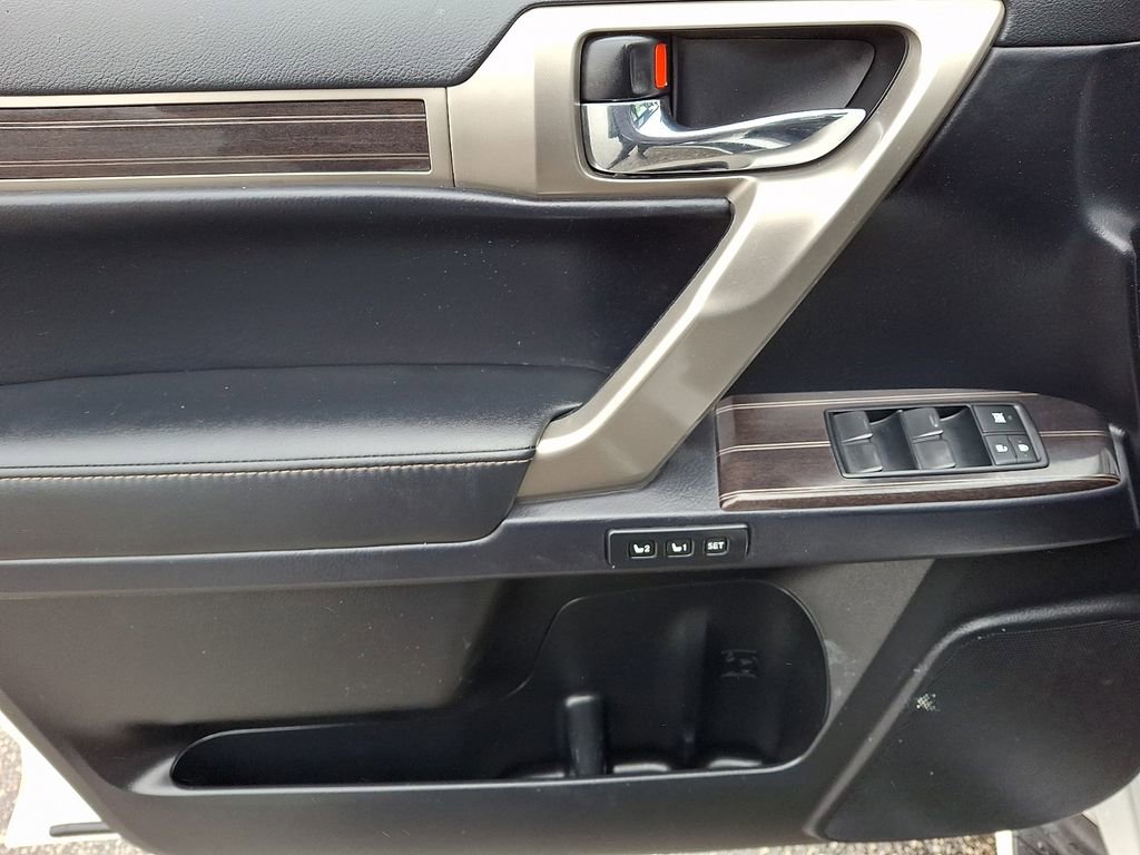 Used 2021 Lexus GX 460 Premium w/ Premium Package image 15