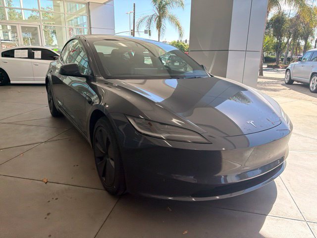 Used 2024 Tesla Model 3 Standard Range RWD image 3