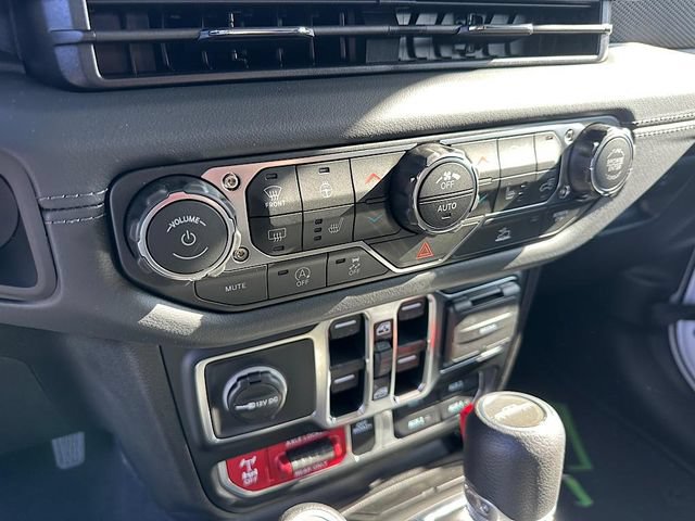 New 2026 Jeep Gladiator Mojave w/ Technology Group AWD/4WD image 26