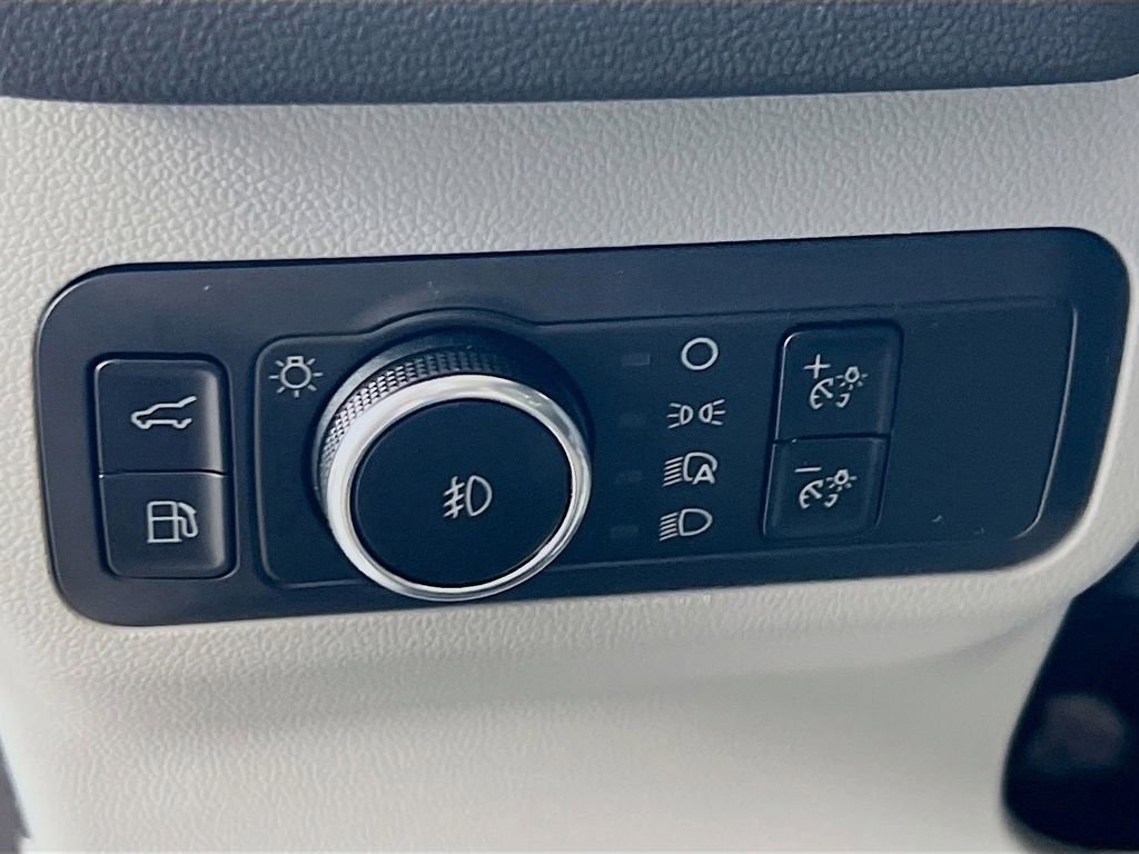 New 2025 Ford Escape SE w/ PHEV Premium Package FWD image 19