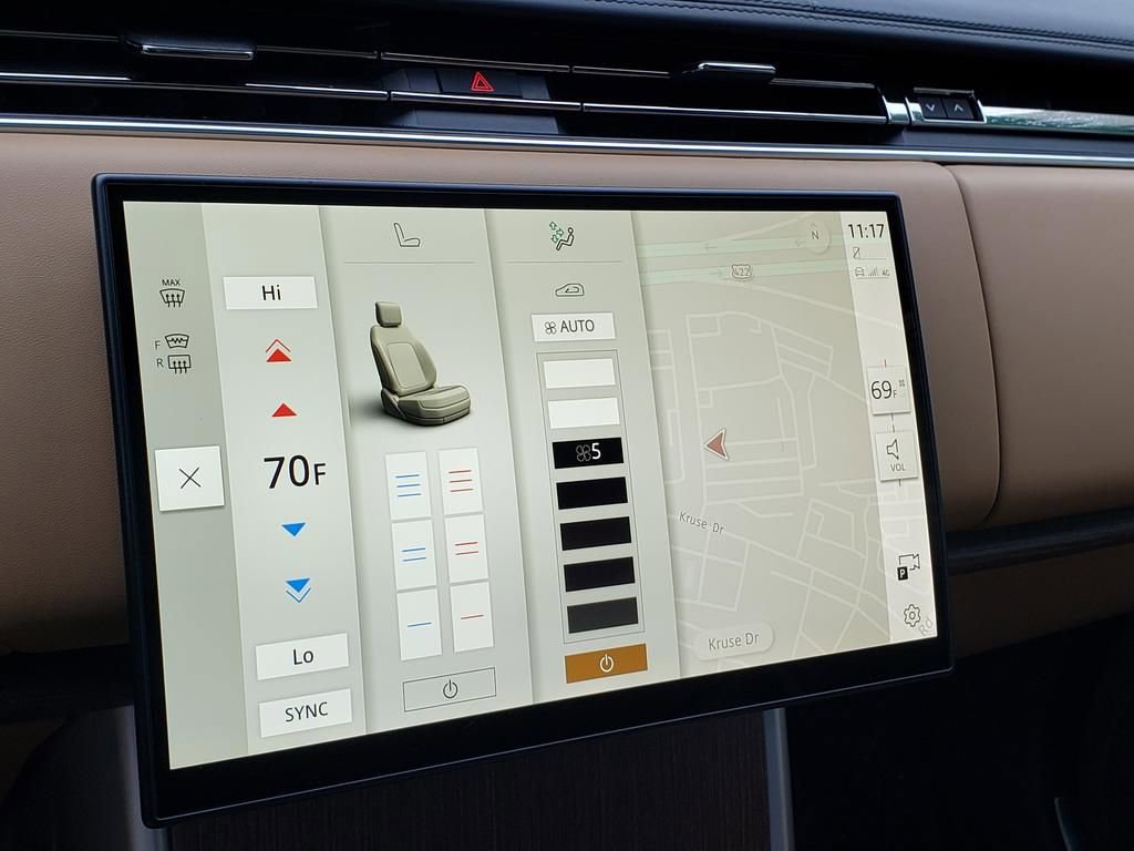 New 2025 Land Rover Range Rover SE image 24