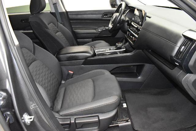 Certified 2025 Nissan Pathfinder SV FWD image 21