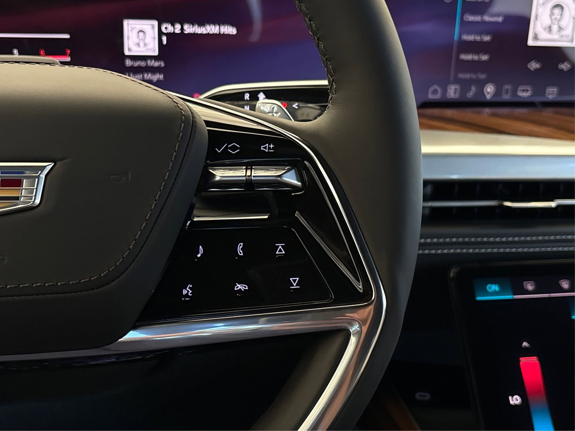 New 2026 Cadillac Escalade ESV Platinum Sport w/ LPO, ONYX Package image 30