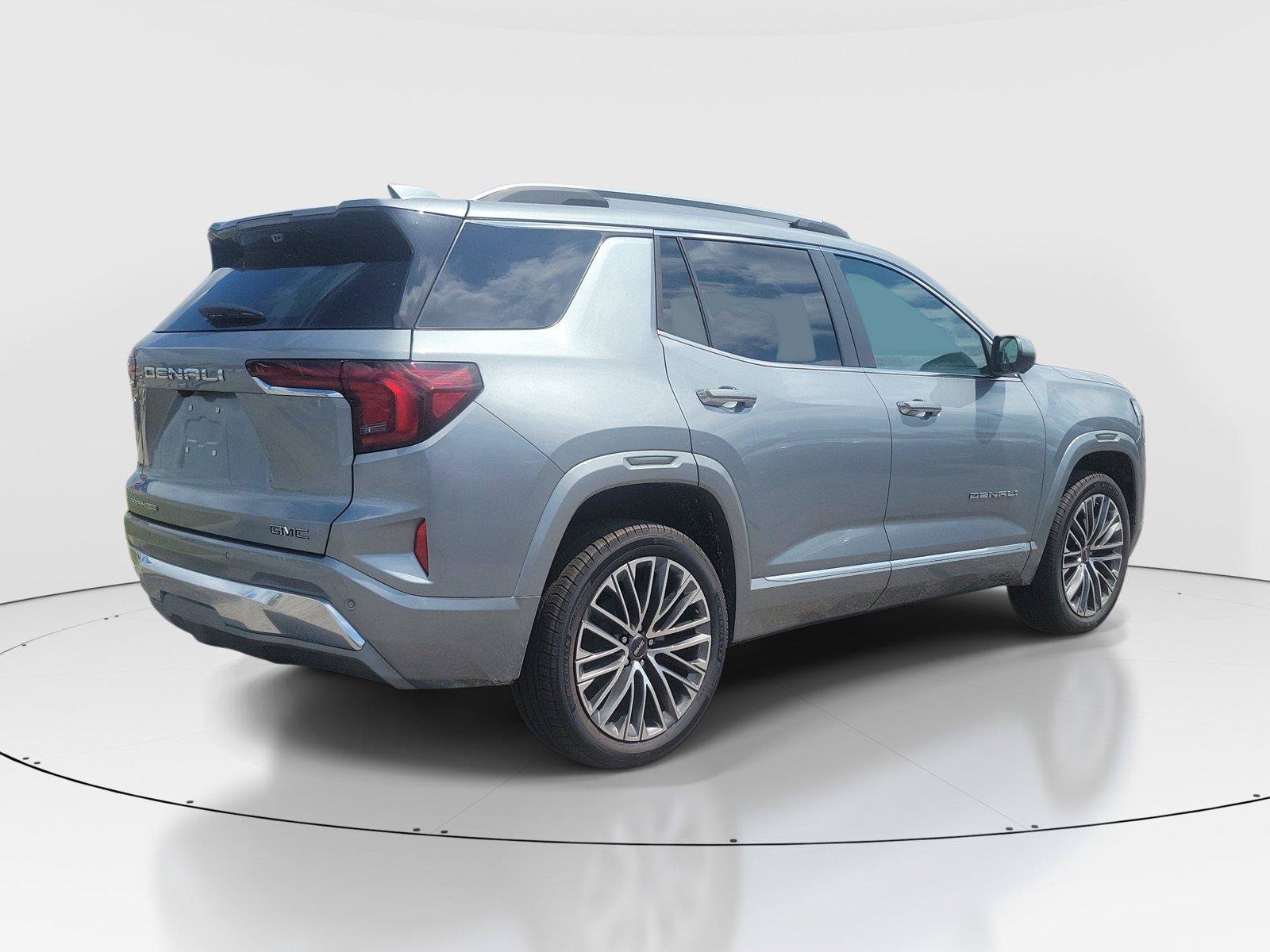 New 2027 GMC Terrain Denali w/ LPO, Black Badging Package AWD/4WD image 4