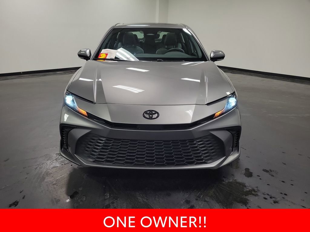 Used 2026 Toyota Camry SE image 3