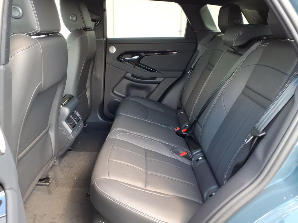 New 2026 Land Rover Range Rover Evoque Hoxton AWD/4WD image 8
