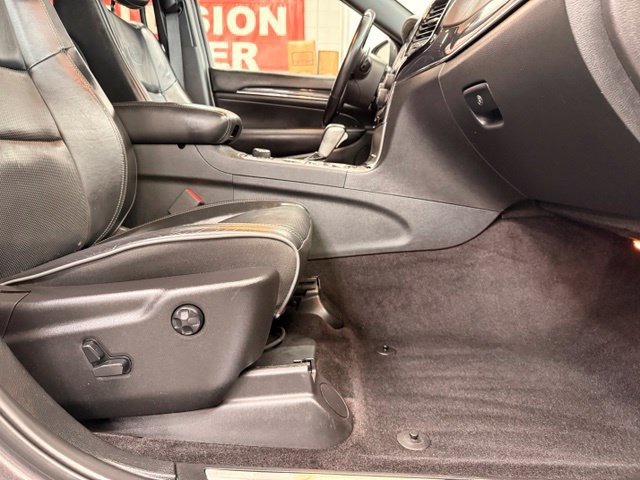 Used 2019 Jeep Grand Cherokee Overland AWD/4WD image 28
