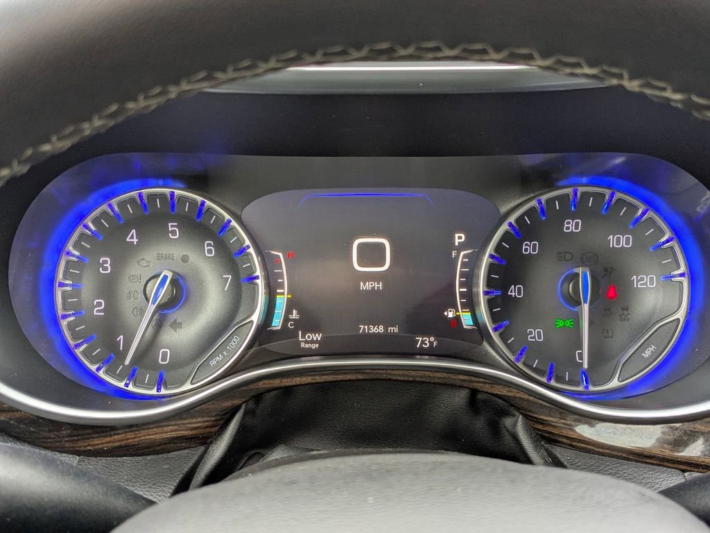 Used 2023 Chrysler Pacifica Limited image 21