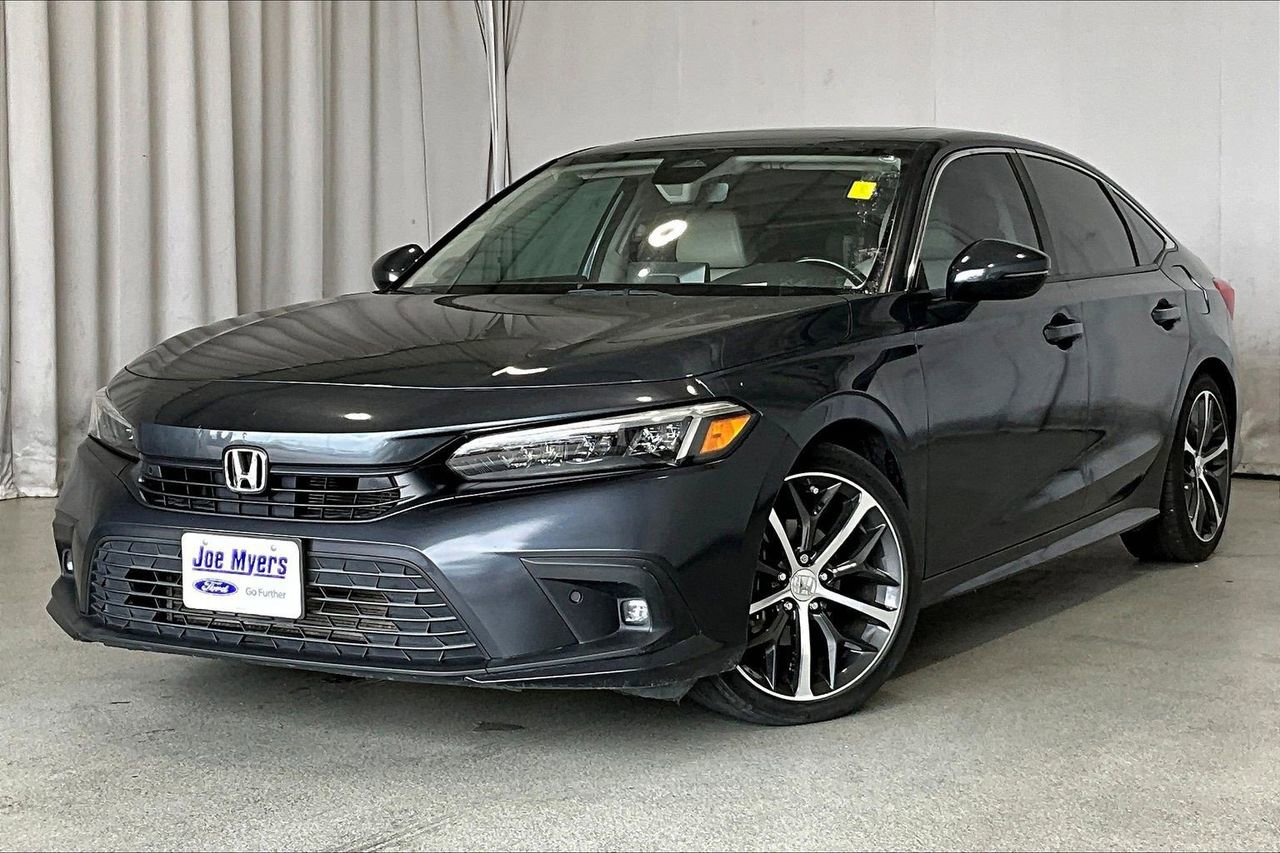 Used 2024 Honda Civic Touring image 2