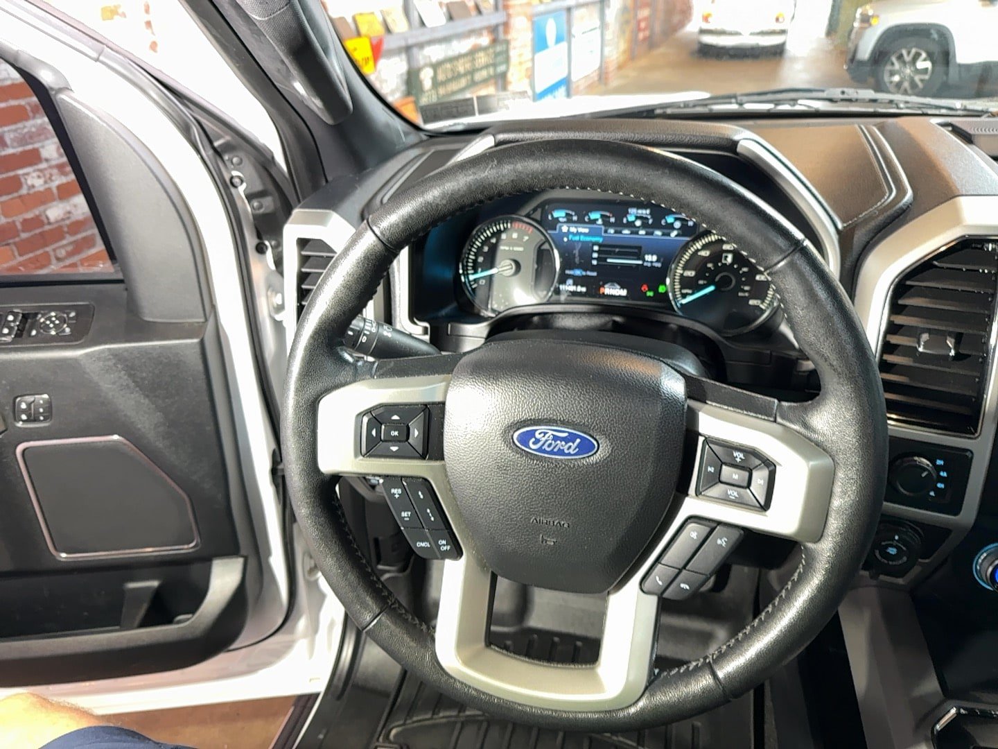 Used 2020 Ford F150 Lariat w/ Equipment Group 502A Luxury AWD/4WD image 17