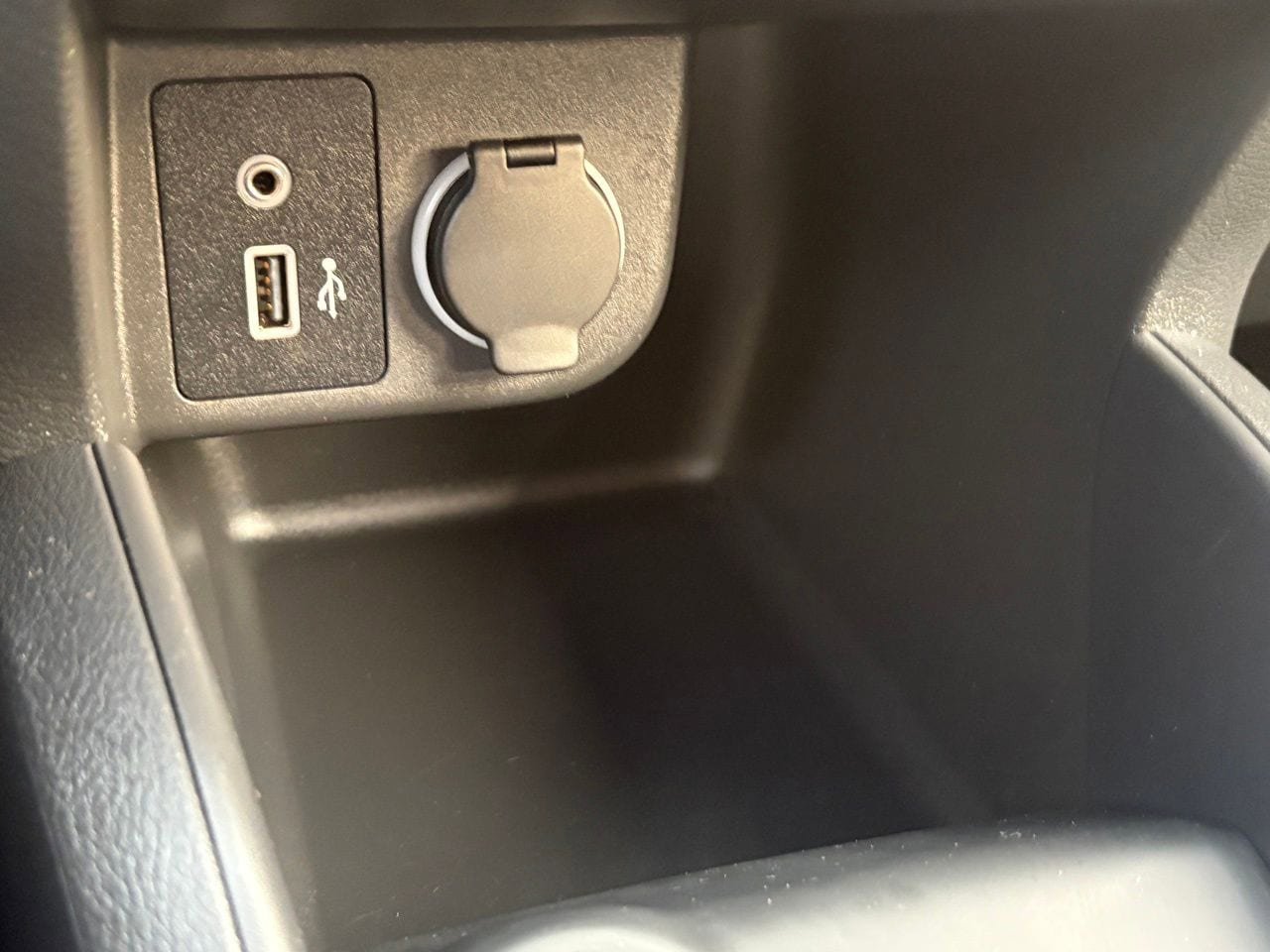 Certified 2025 Nissan Kicks Play S FWD image 24