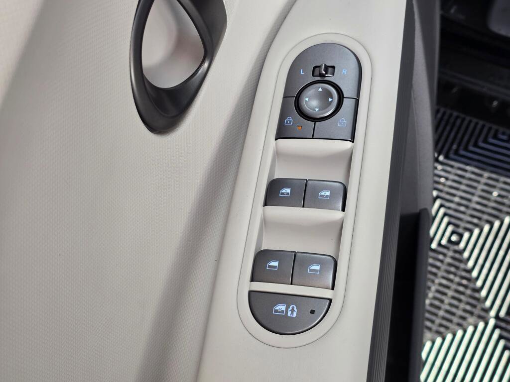 New 2026 Hyundai Ioniq 5 SEL image 22