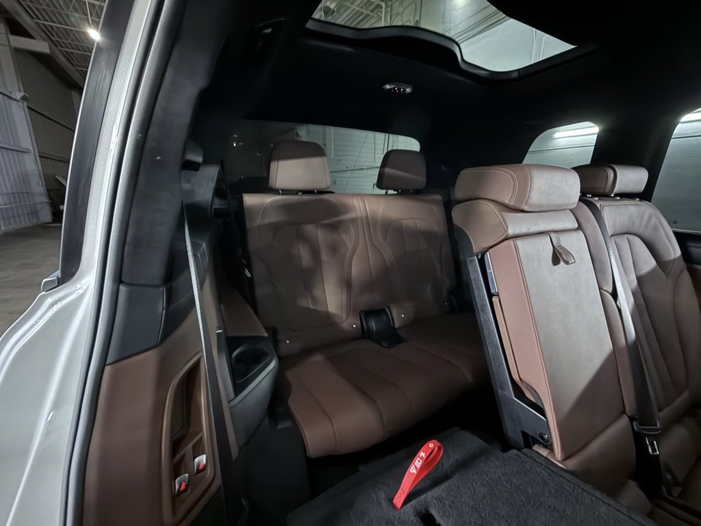 Used 2021 BMW X7 xDrive40i w/ Premium Package 2 image 28